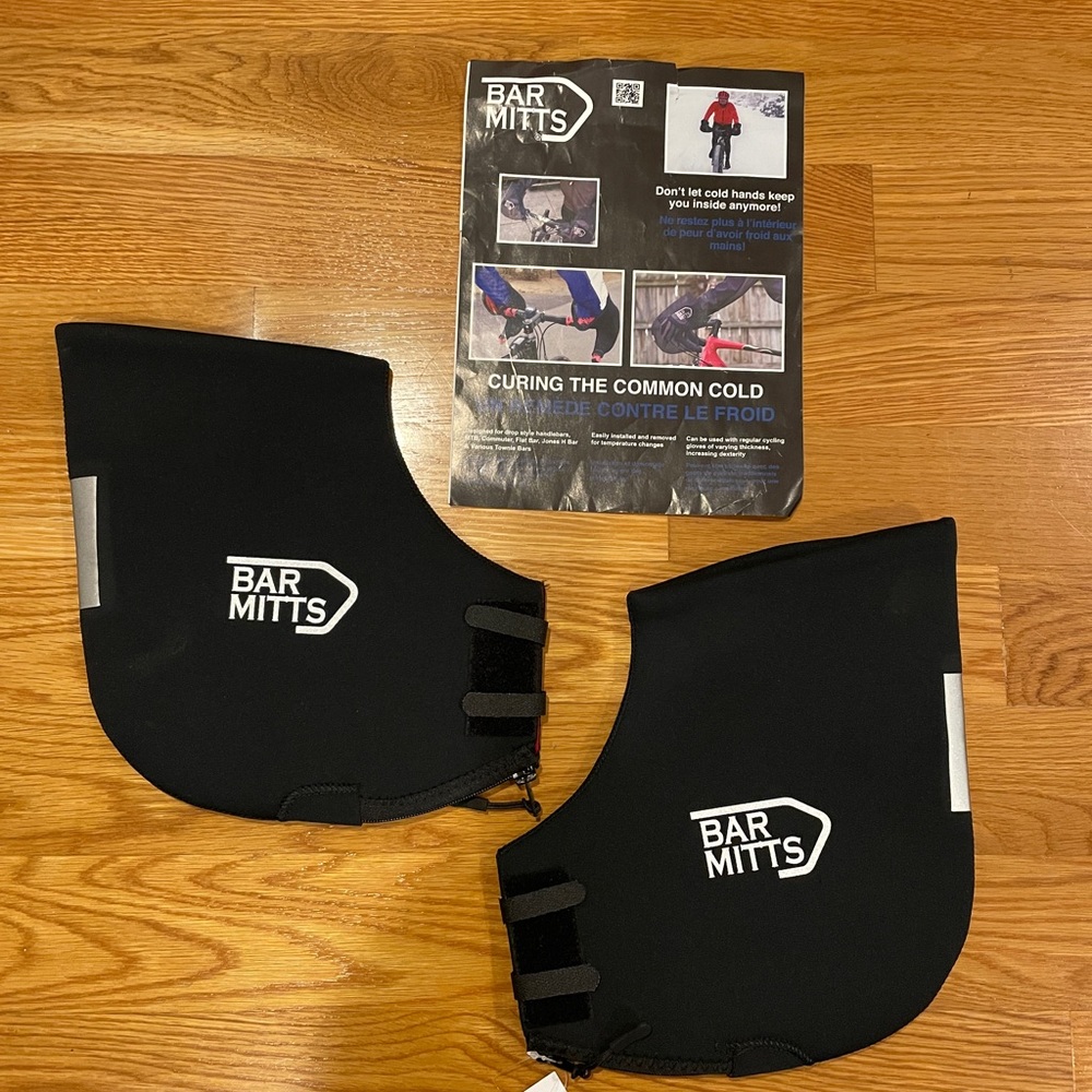 NWT bar mitts - keep your fingers warm